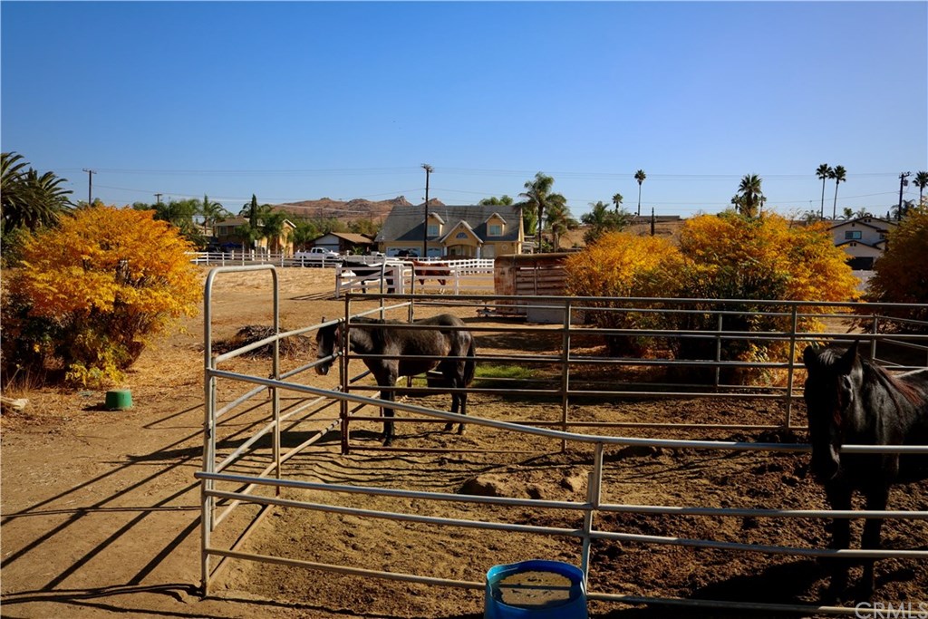 10327 Wells Riverside Ca Riverside, CA 92505 - Photo 17 of 23