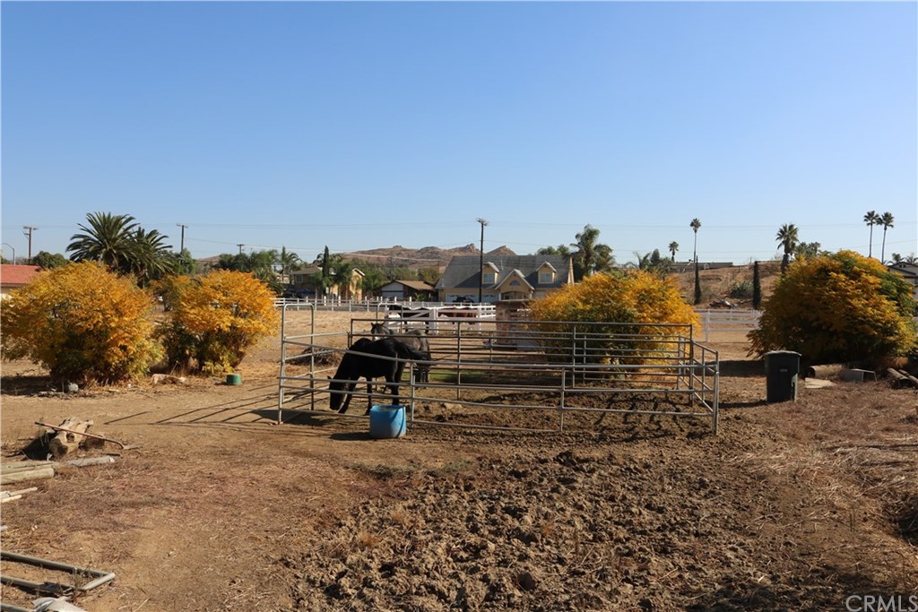 10327 Wells Riverside Ca Riverside, CA 92505 - Photo 18 of 23