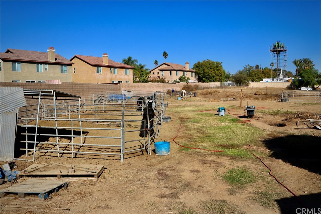 10327 Wells Riverside Ca Riverside, CA 92505 - Photo 19 of 23