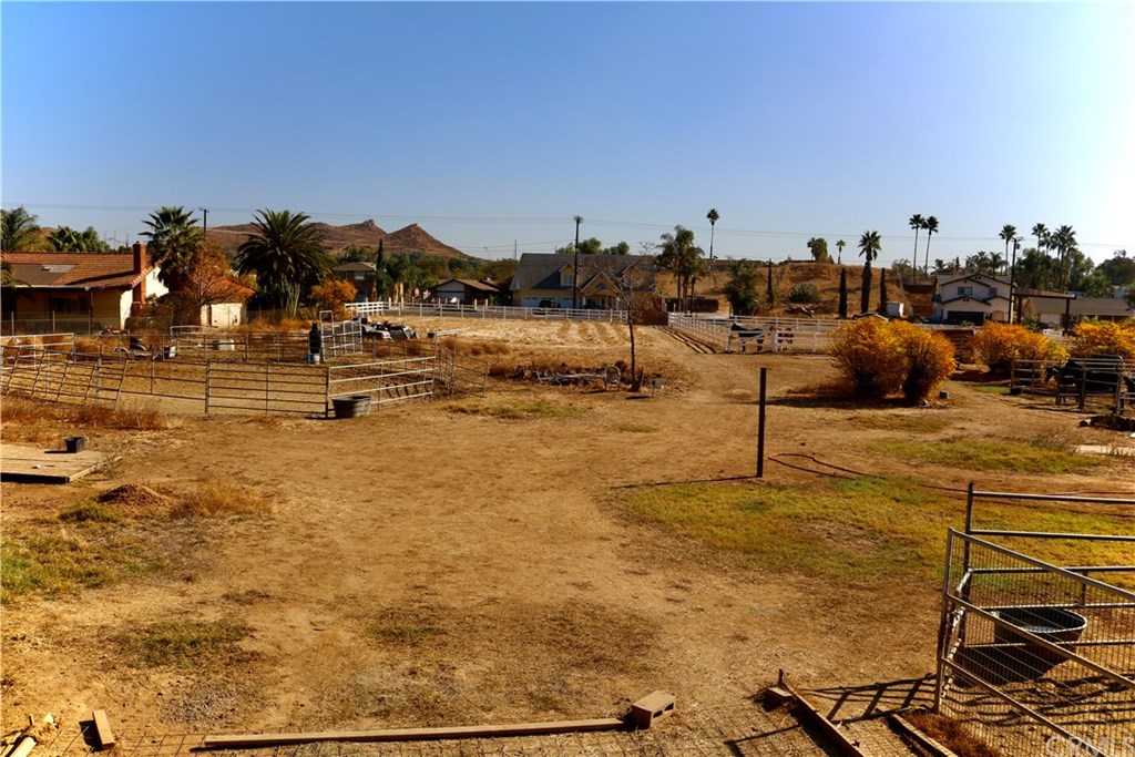10327 Wells Riverside Ca Riverside, CA 92505 - Photo 20 of 23