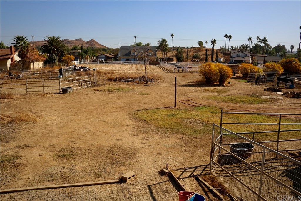 10327 Wells Riverside Ca Riverside, CA 92505 - Photo 21 of 23