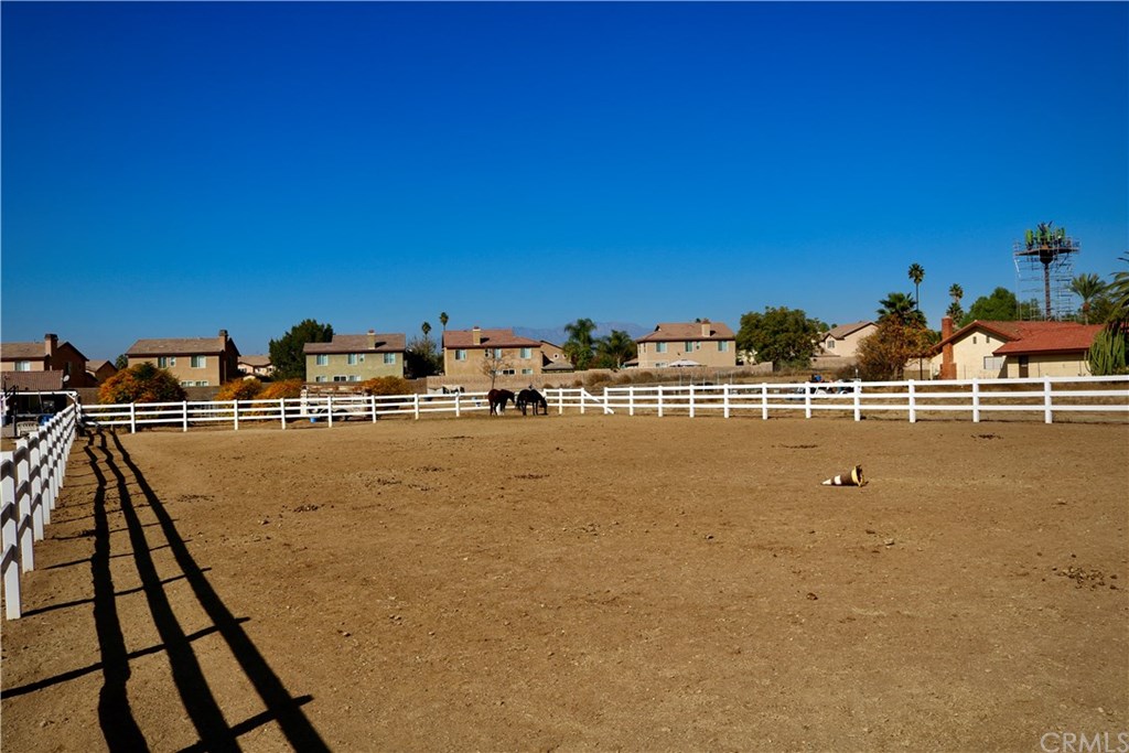 10327 Wells Riverside Ca Riverside, CA 92505 - Photo 8 of 23