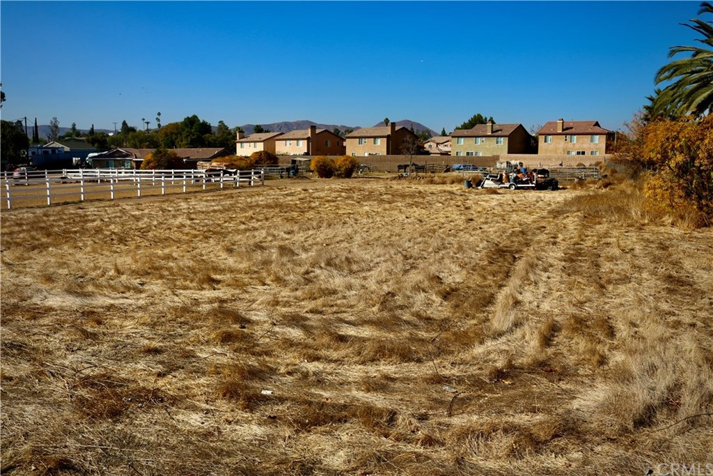 10327 Wells Riverside Ca Riverside, CA 92505 - Photo 10 of 23