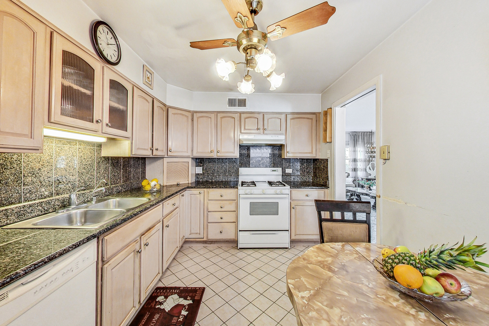 2755 West Rascher Avenue Chicago, IL 60625 - Photo 13 of 38 Gallery Image 13