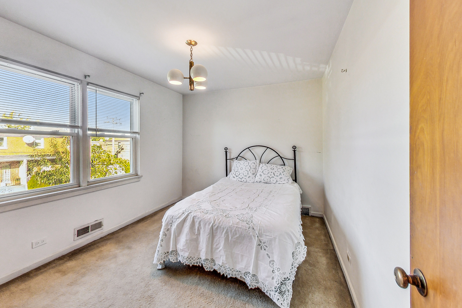 2755 West Rascher Avenue Chicago, IL 60625 - Photo 18 of 38 Gallery Image 18