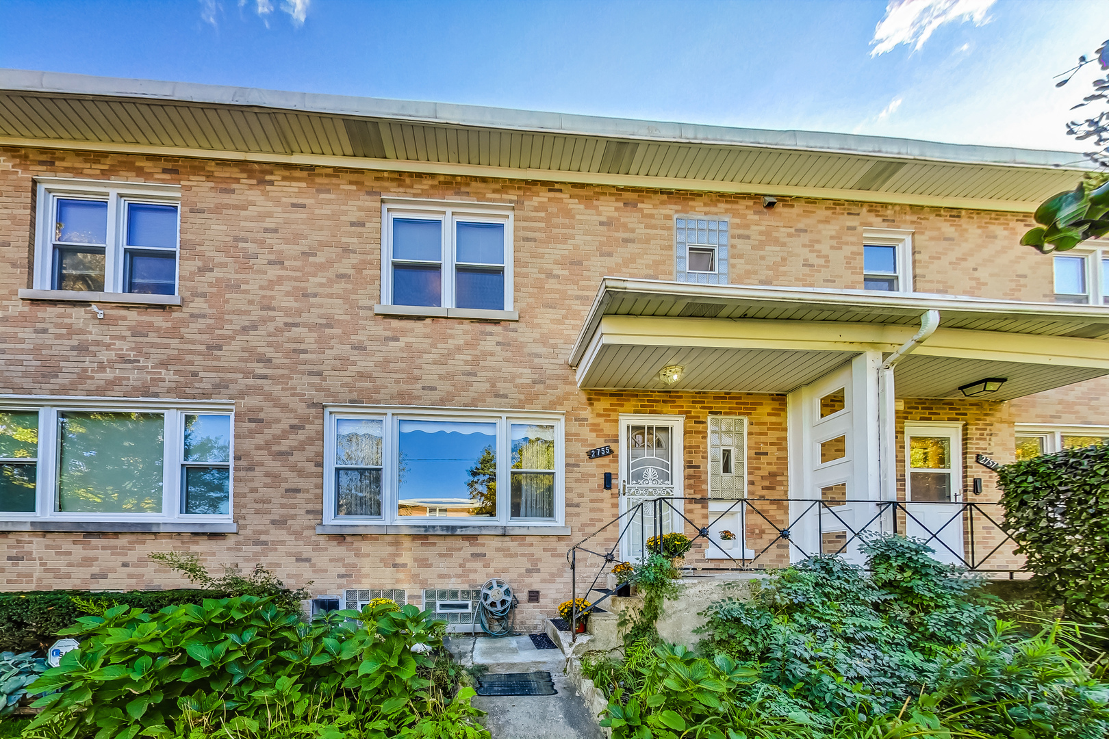 2755 West Rascher Avenue Chicago, IL 60625 - Photo 2 of 38 Gallery Image 2