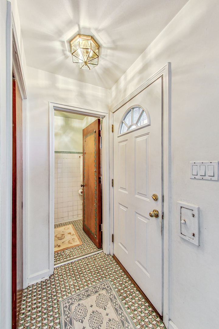 2755 West Rascher Avenue Chicago, IL 60625 - Photo 5 of 38 Gallery Image 5