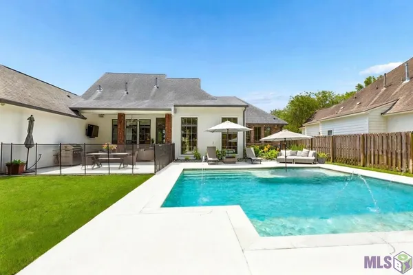 $745,000 | 13508 Landmark Drive, Baton Rouge, LA 70810