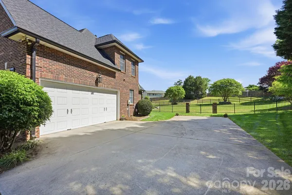 $625,000 | 145 Blue Grass Circle, Mooresville, NC 28117