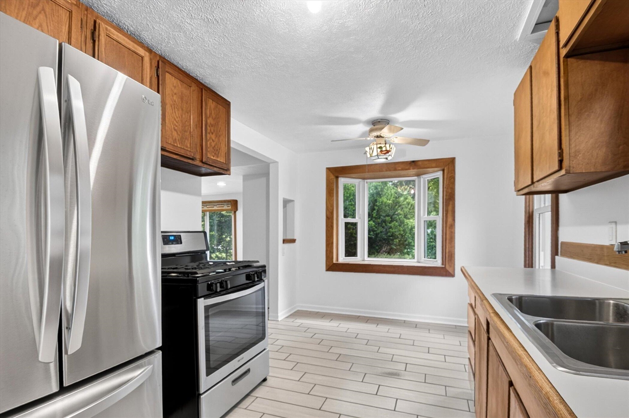 6109 Brooklyn Road Jackson, MI 49201 - Photo 10 of 25 Gallery Image 10