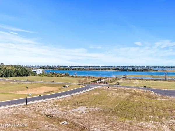 $575,000 | 10 Solstice Way, Hampstead, NC 28443