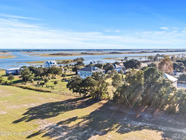 $575,000 | 10 Solstice Way, Hampstead, NC 28443