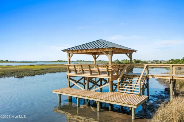 $575,000 | 10 Solstice Way, Hampstead, NC 28443