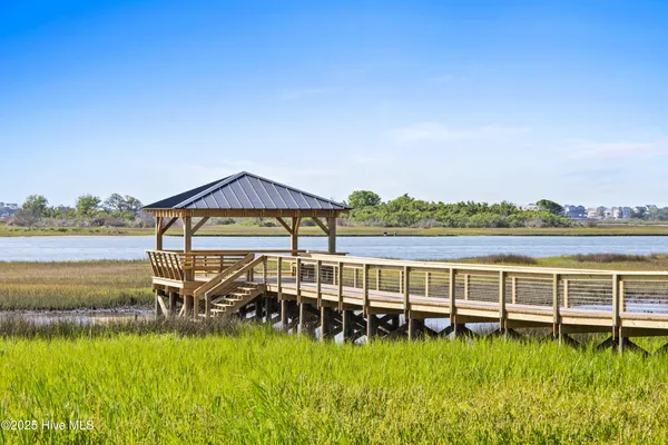 $575,000 | 10 Solstice Way, Hampstead, NC 28443