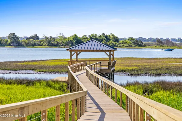 $575,000 | 10 Solstice Way, Hampstead, NC 28443