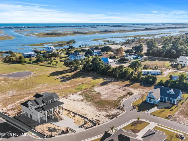 $575,000 | 10 Solstice Way, Hampstead, NC 28443