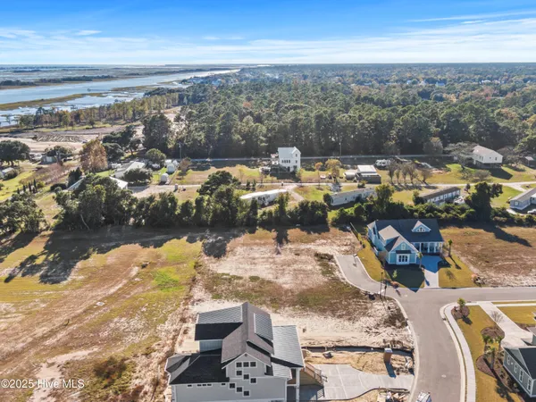 $575,000 | 10 Solstice Way, Hampstead, NC 28443