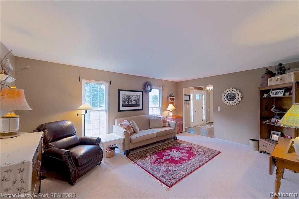 1070 East Fairview Court Rochester Hills, MI 48306 - Photo 8 of 35