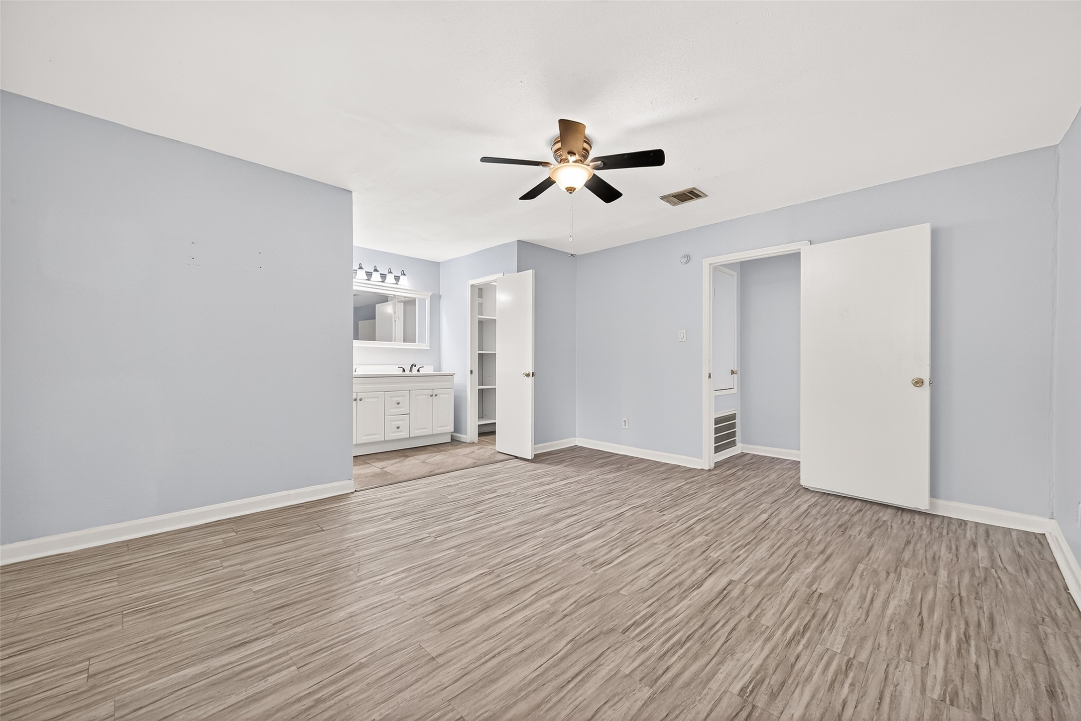 4918 Monteith Drive Spring, TX 77373 - Photo 11 of 20 primary bedroom