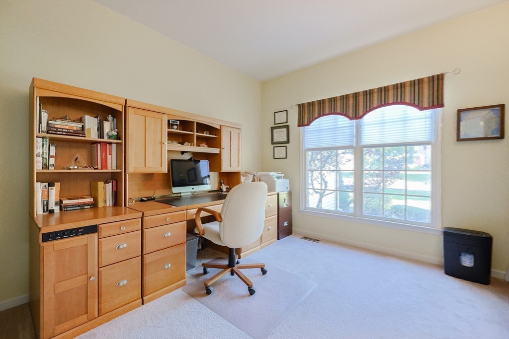 256 Robert Road Marlborough, MA 01752 - Photo 12 of 42 Gallery Image 12