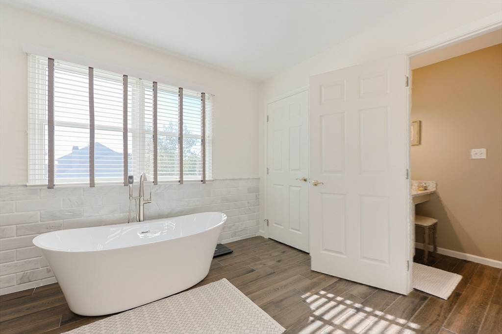 256 Robert Road Marlborough, MA 01752 - Photo 19 of 42 Gallery Image 19