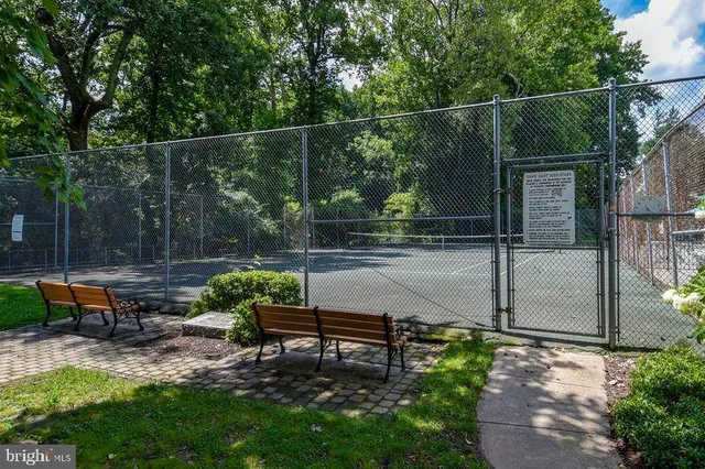 $1,750 | 10637 Montrose Avenue, Unit 204, Bethesda, MD 20814