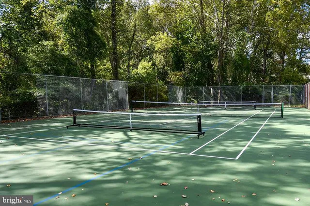 $1,750 | 10637 Montrose Avenue, Unit 204, Bethesda, MD 20814