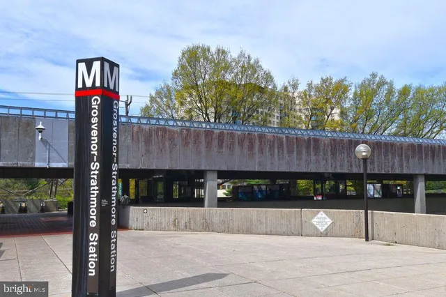 $1,750 | 10637 Montrose Avenue, Unit 204, Bethesda, MD 20814