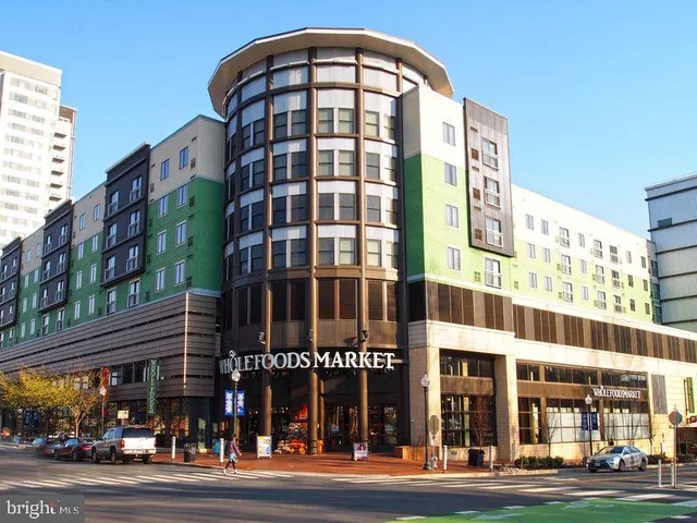 $1,750 | 10637 Montrose Avenue, Unit 204, Bethesda, MD 20814