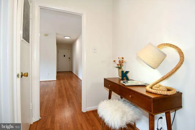 $1,750 | 10637 Montrose Avenue, Unit 204, Bethesda, MD 20814