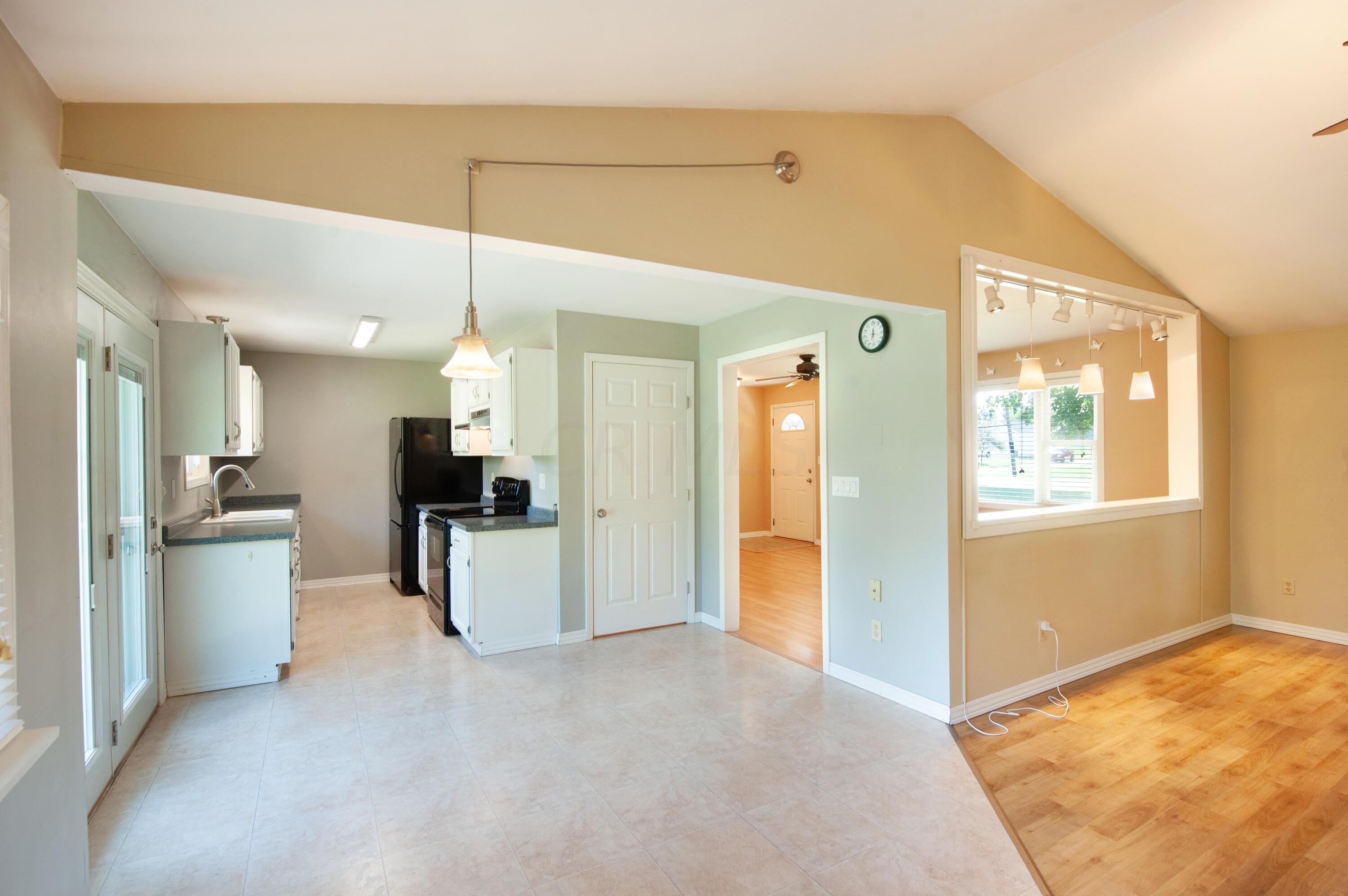 9635 Cheshire Road Sunbury, OH 43074 - Photo 6 of 31 DSC_0146
