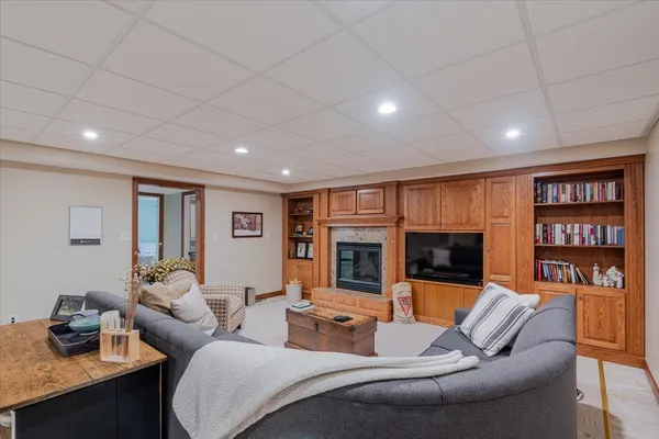 $530,000 | 3275 Tohill Lane, Decatur, IL 62521