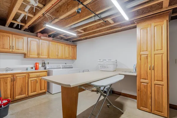 $530,000 | 3275 Tohill Lane, Decatur, IL 62521