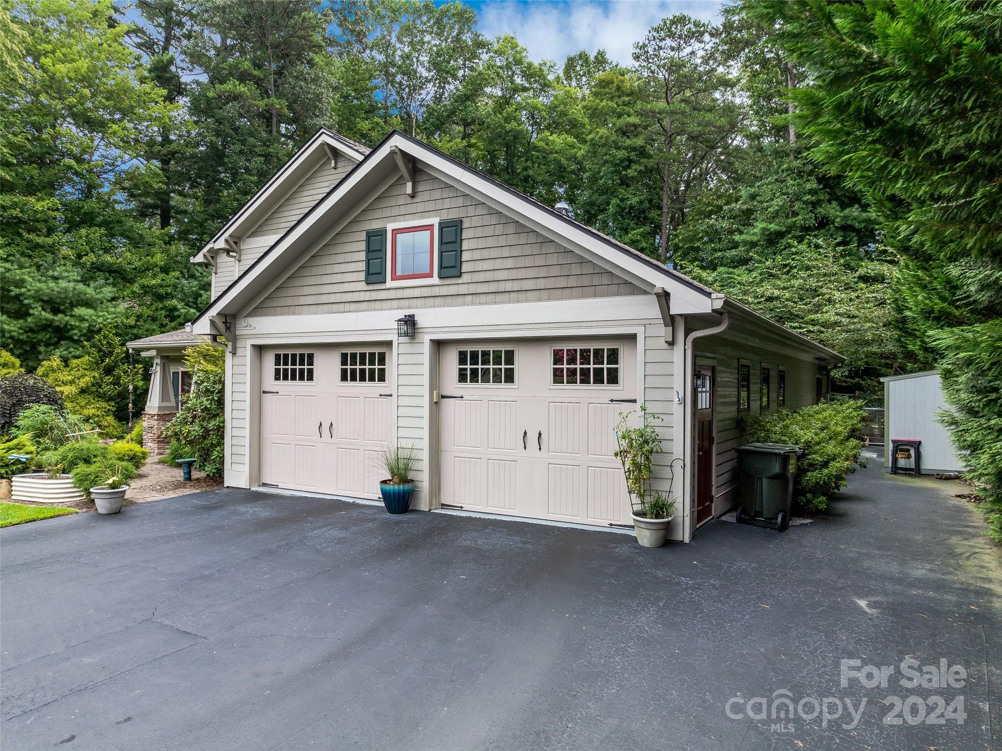 213 Solomon's Cove Road Flat Rock, NC 28731 - Photo 4 of 48 Gallery Image 4