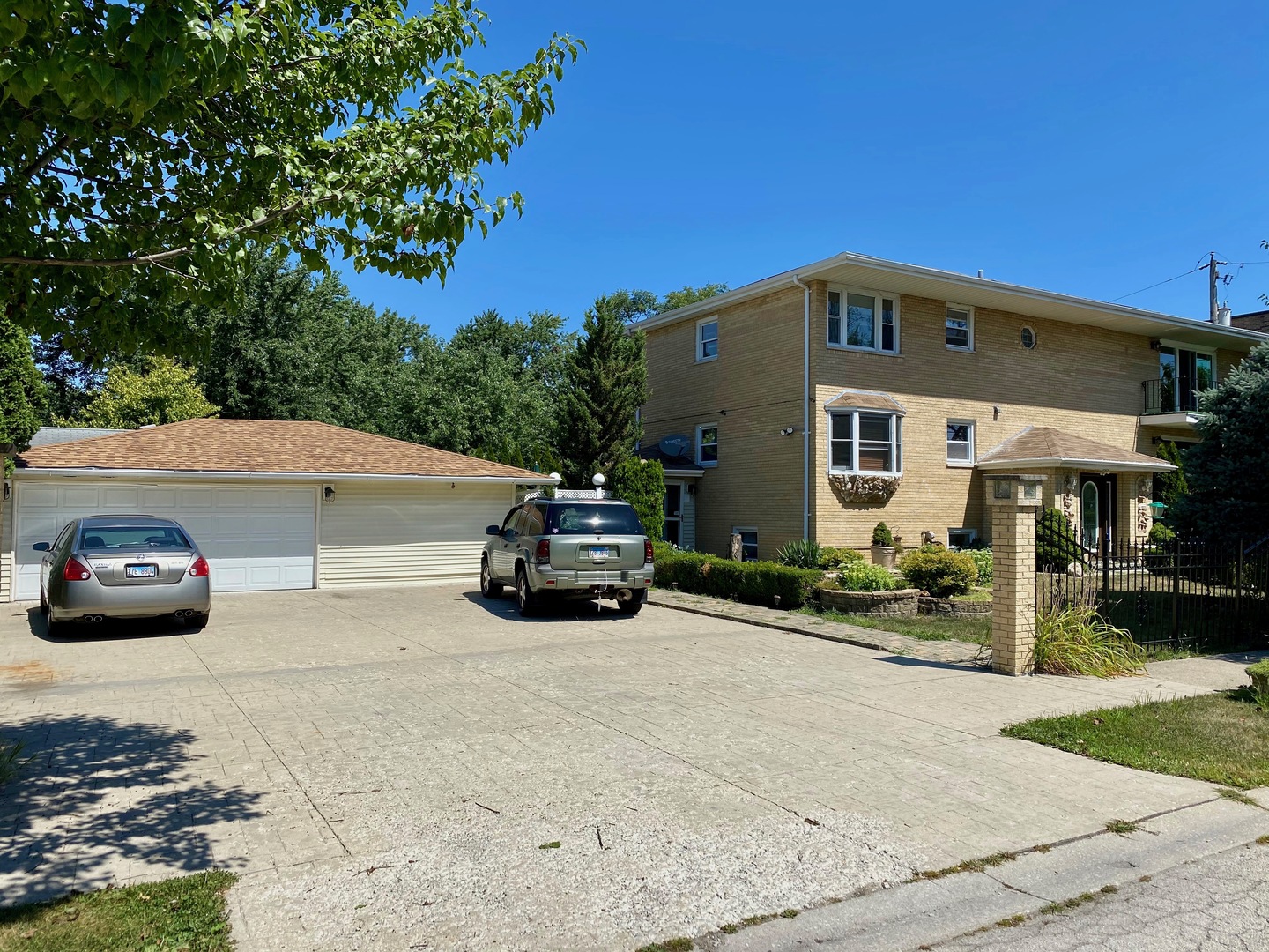 8814 West 76th Place, Unit 2 Justice, IL 60458 - Photo 1 of 23