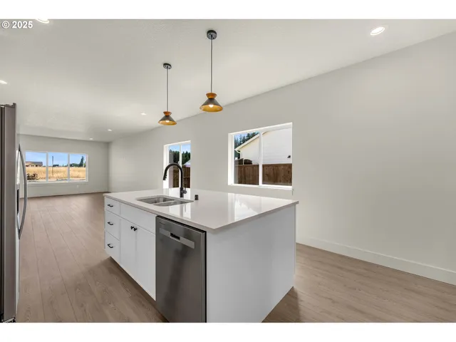 $435,000 | 313 Cap Avenue, Winlock, WA 98596