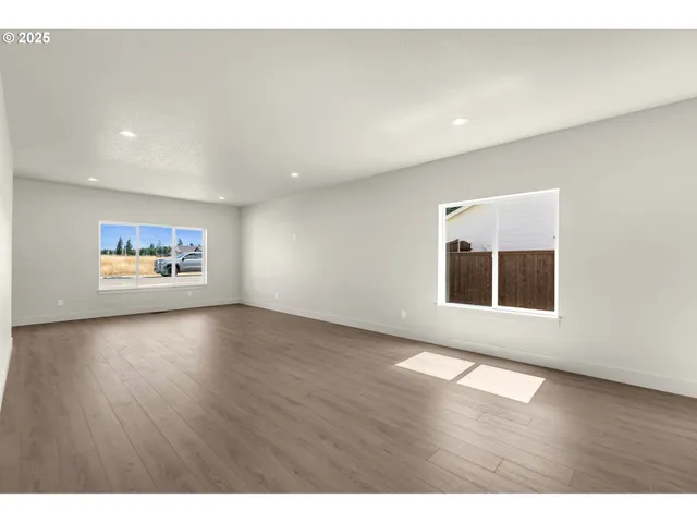 $435,000 | 313 Cap Avenue, Winlock, WA 98596