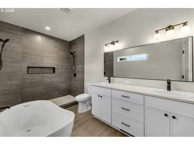 $435,000 | 313 Cap Avenue, Winlock, WA 98596