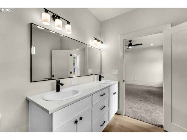 $435,000 | 313 Cap Avenue, Winlock, WA 98596