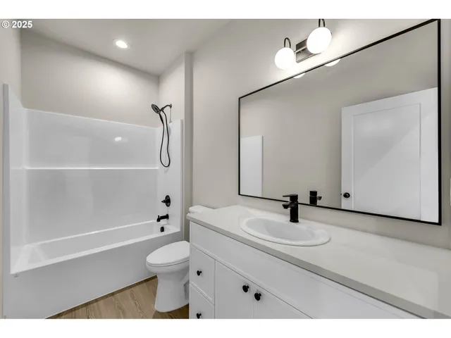 $435,000 | 313 Cap Avenue, Winlock, WA 98596