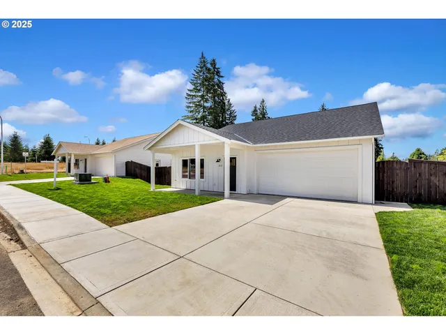 $435,000 | 313 Cap Avenue, Winlock, WA 98596