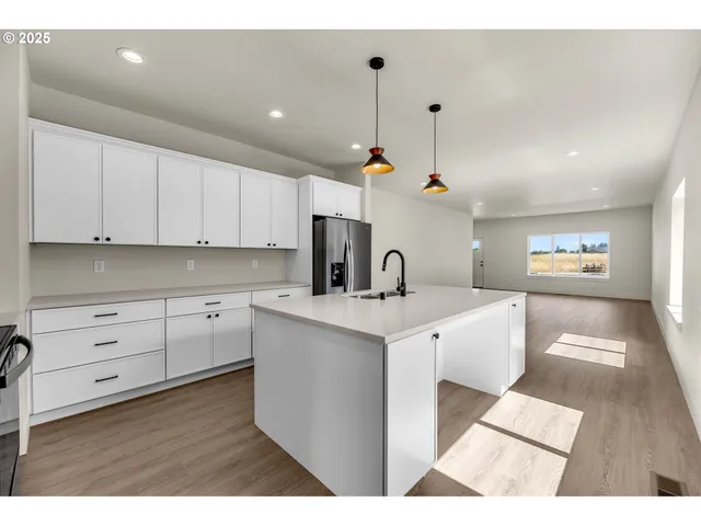 $435,000 | 313 Cap Avenue, Winlock, WA 98596