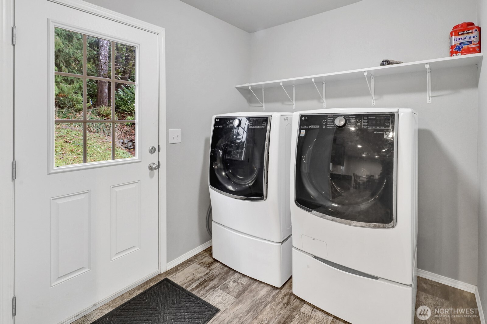 467 Cain Lake Road Sedro-Woolley, WA 98284 - Photo 15 of 28 a utility room with dryer and washer