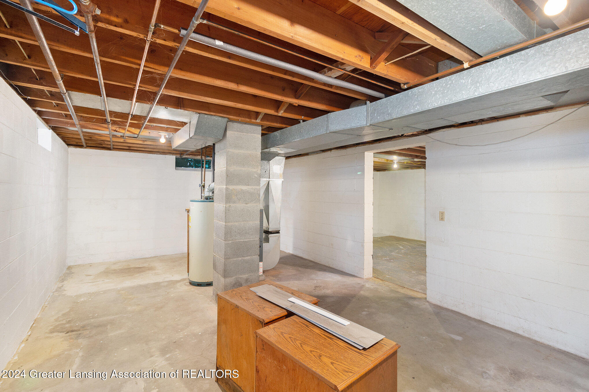 2411 Forest Road Lansing, MI 48910 - Photo 19 of 26 18