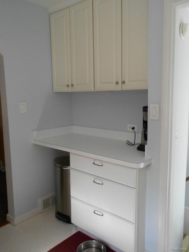 216 Ridgemont Road Grosse Pointe, MI 48236 - Photo 10 of 34 DSCN3116.jpg