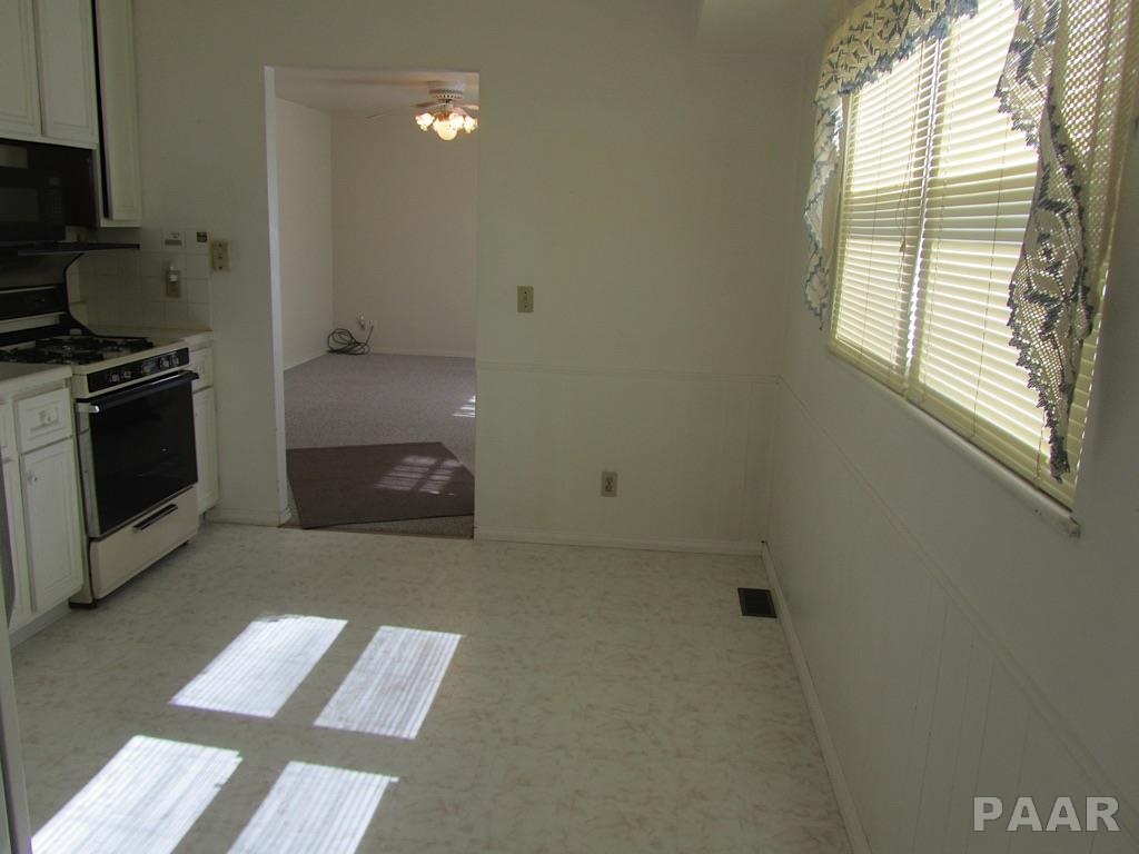 131 Pontiac Road Marquette Heights, IL 61554 - Photo 7 of 15 Gallery Image 7