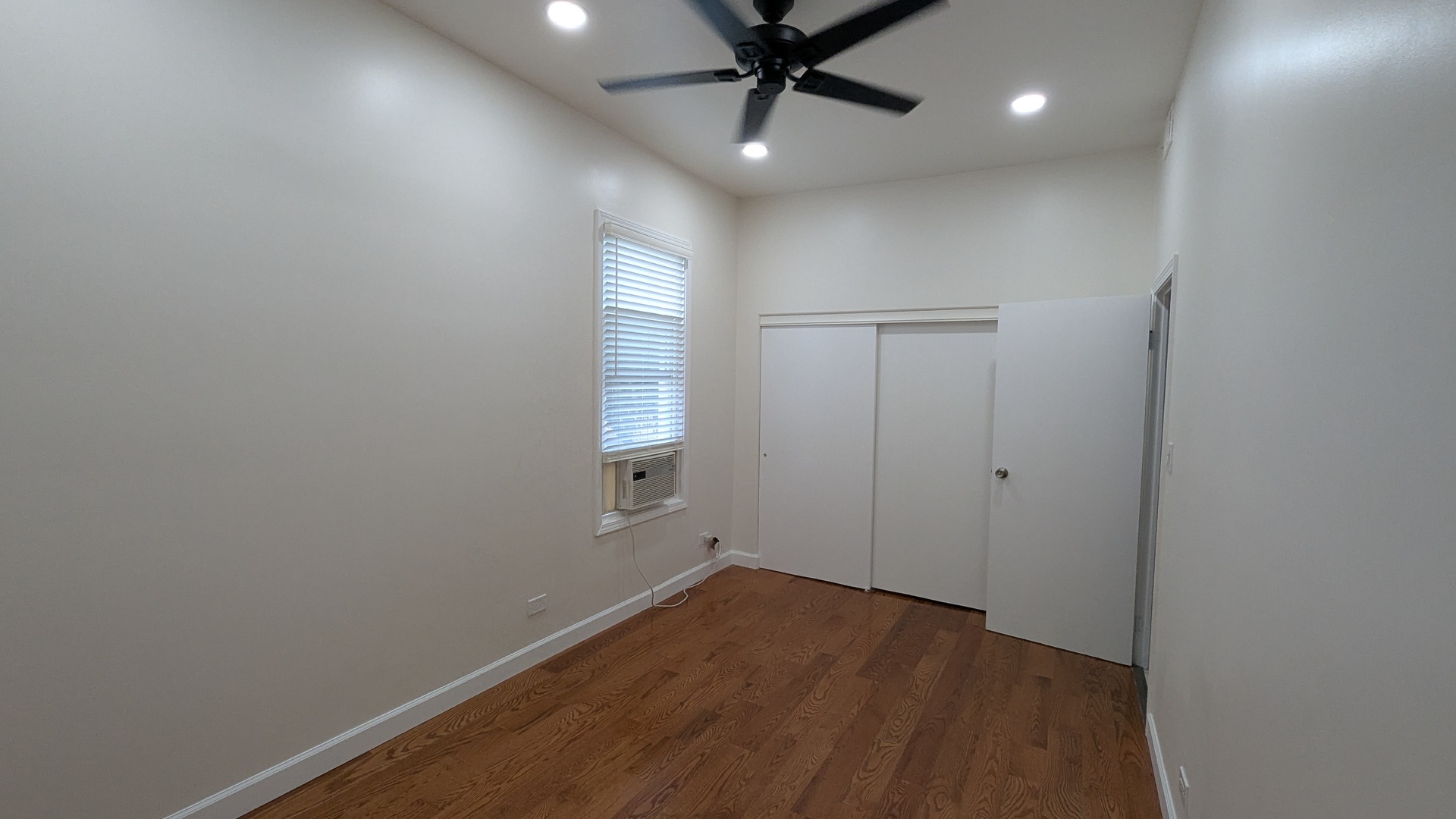 2834 West Fletcher Street, Unit 2R Chicago, IL 60618 - Photo 6 of 12