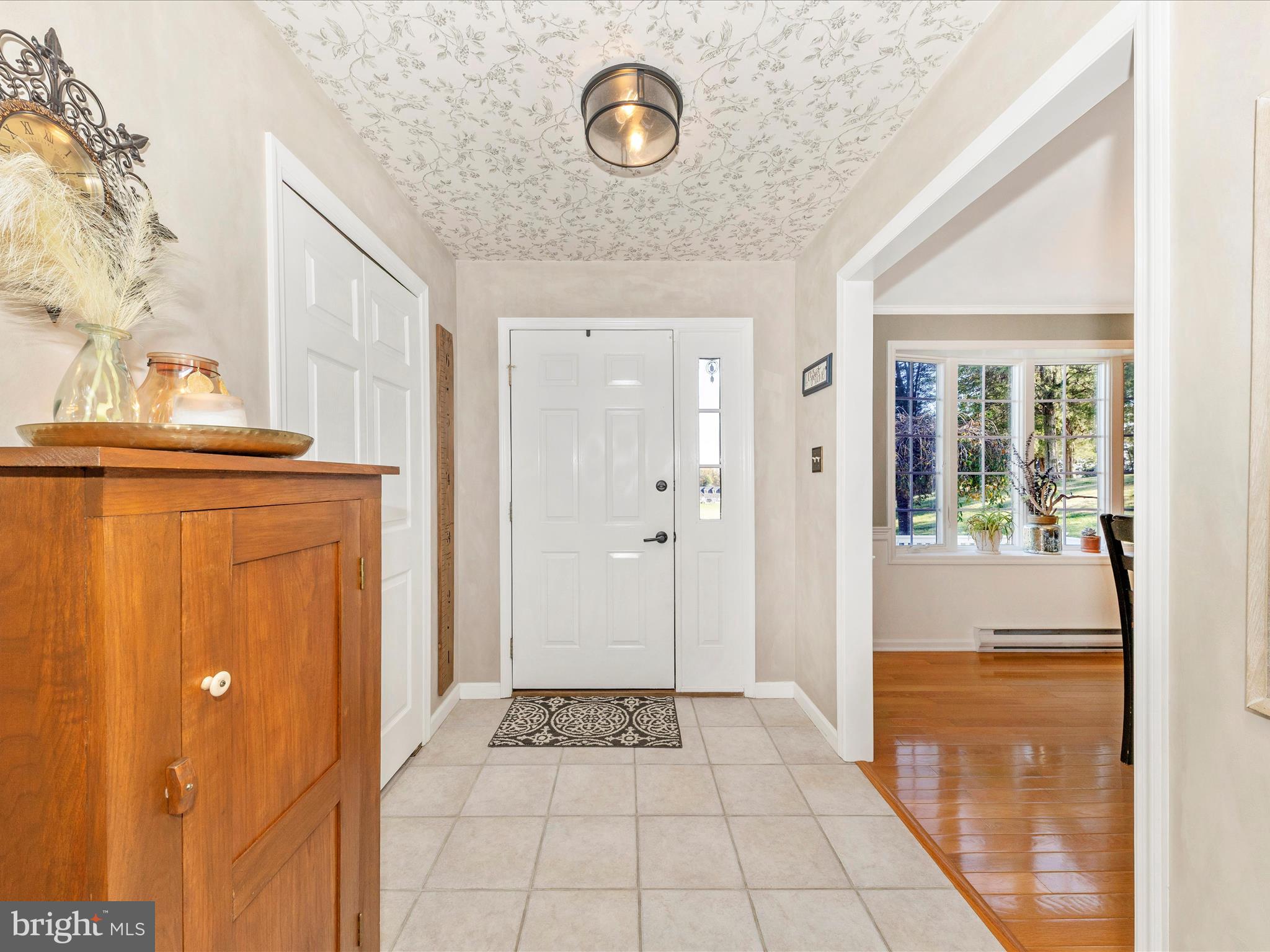 12074 Kemps Mill Road Williamsport, MD 21795 - Photo 2 of 76 Foyer