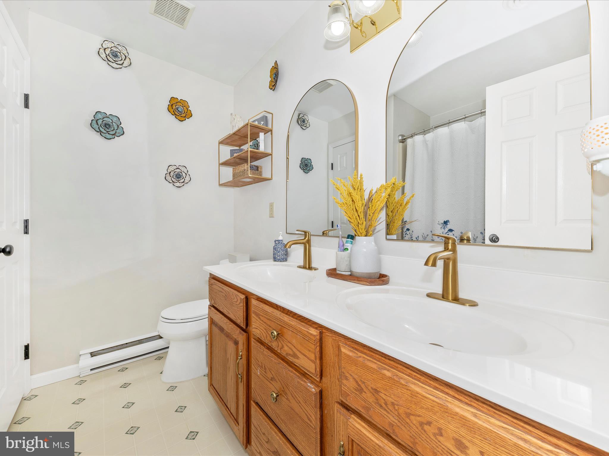 12074 Kemps Mill Road Williamsport, MD 21795 - Photo 29 of 76 Hall Bath