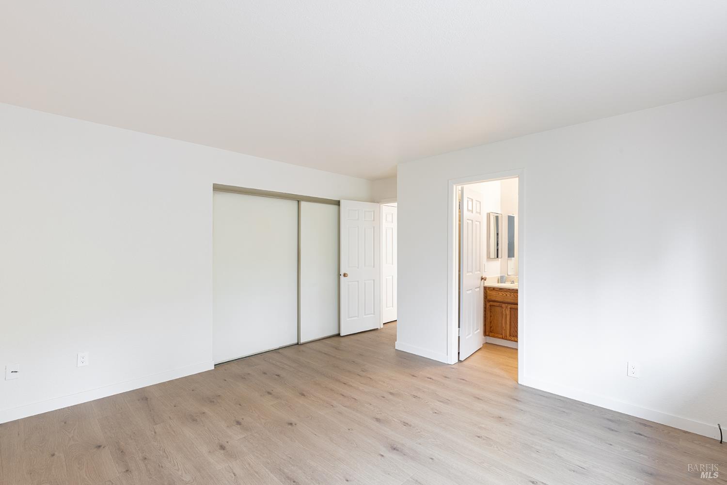 843 Falcon Way Healdsburg, CA 95448 - Photo 13 of 29 Primary Suite